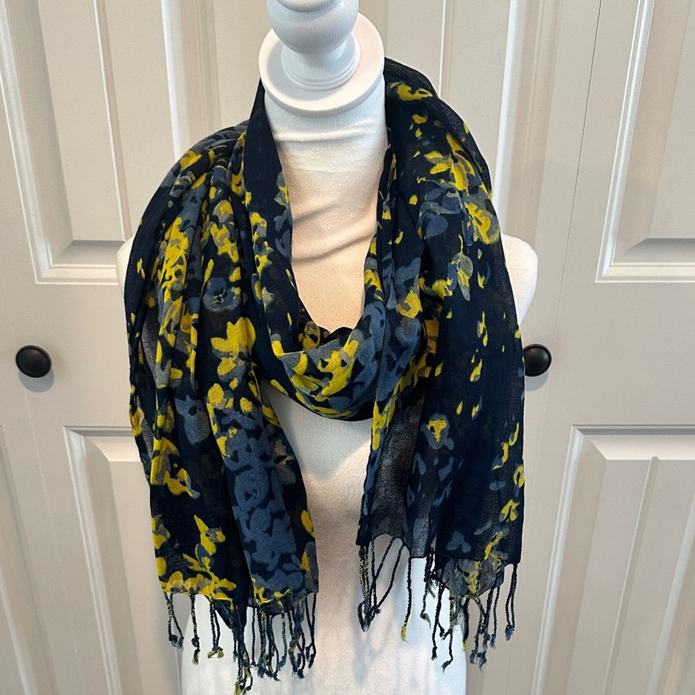 Old Navy‎ Watercolor Floral Print Navy/Blue/Yellow Scarf